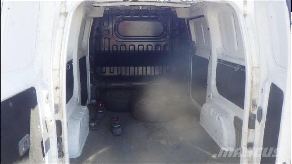 Nissan NV 200 Изотермический фургон