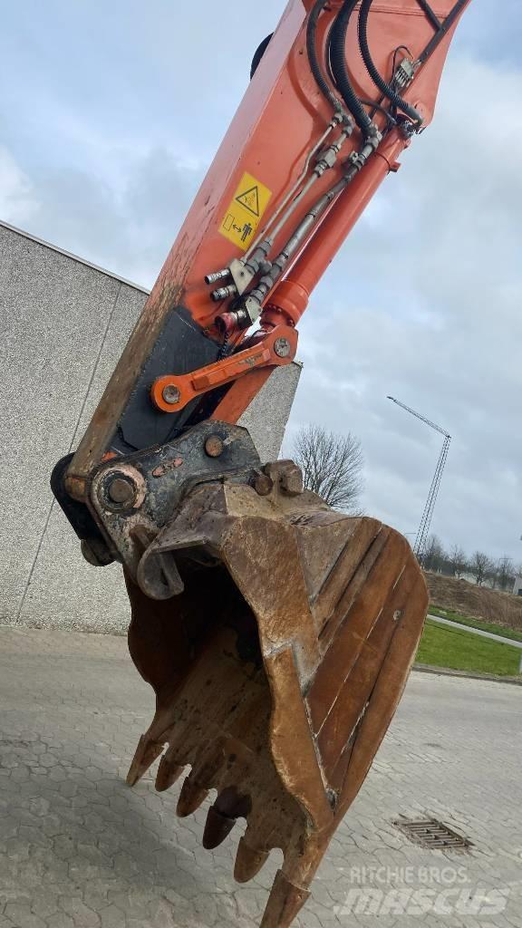 Hitachi ZX 300 LC-6 Гусеничные экскаваторы