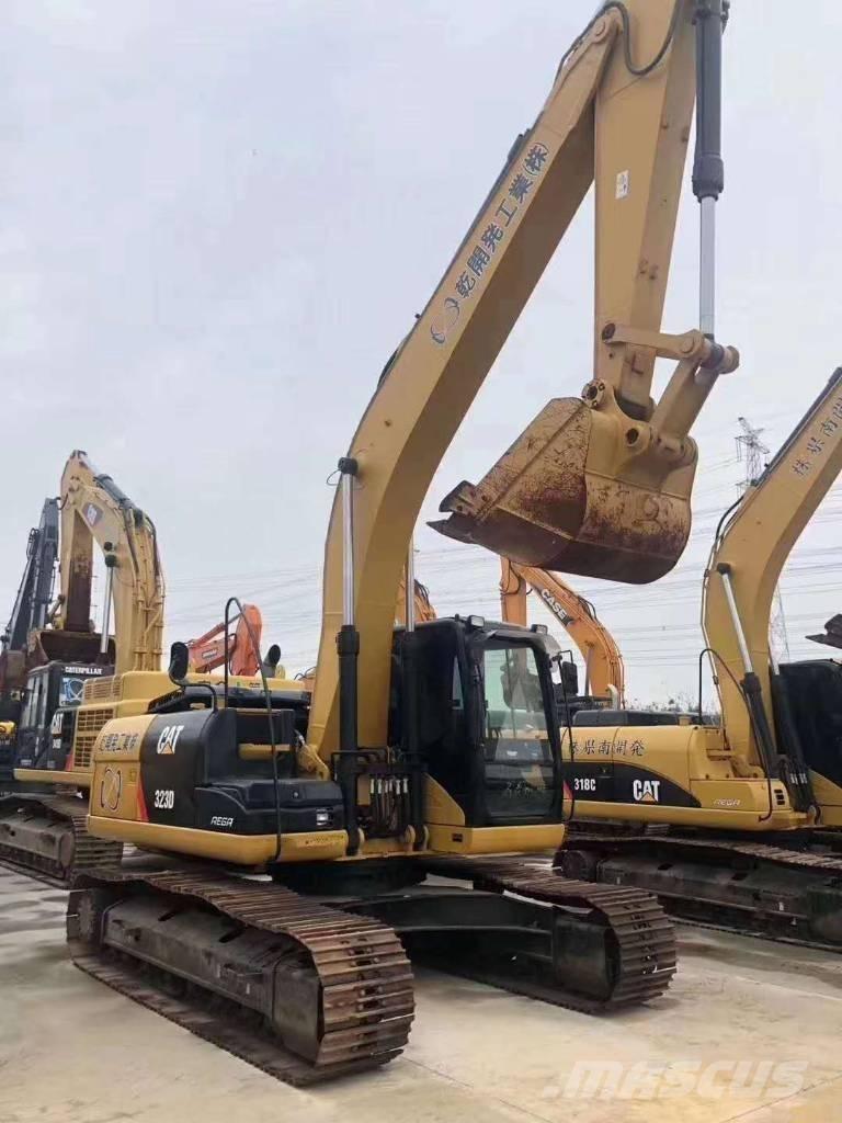CAT 323 Гусеничные экскаваторы