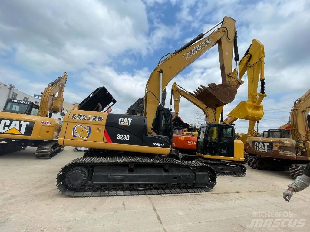 CAT 323 D Гусеничные экскаваторы