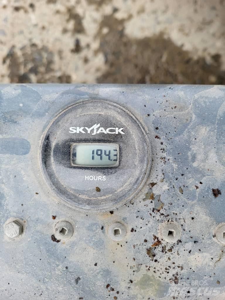 SkyJack 32/19 Ножничные подъемники