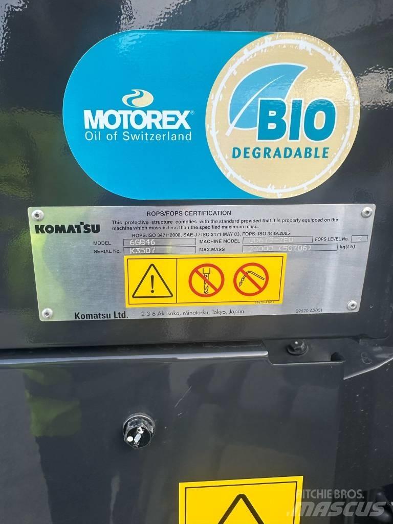Komatsu GD675-7E0 Грейдеры