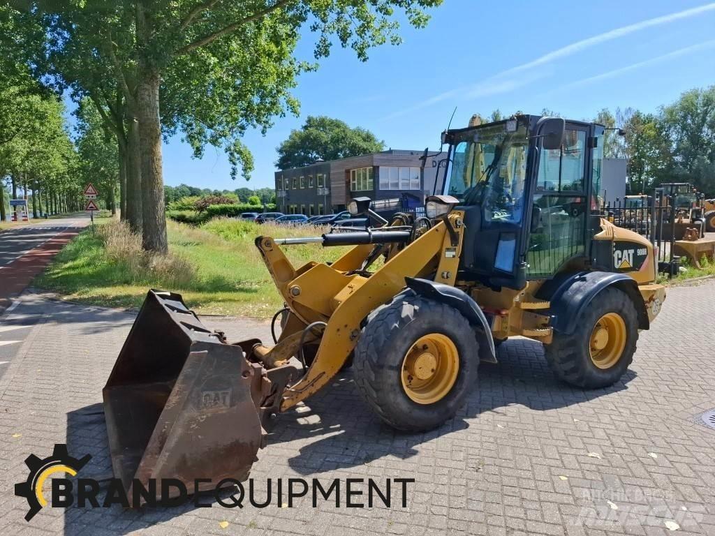 CAT 908H Фронтальные погрузчики
