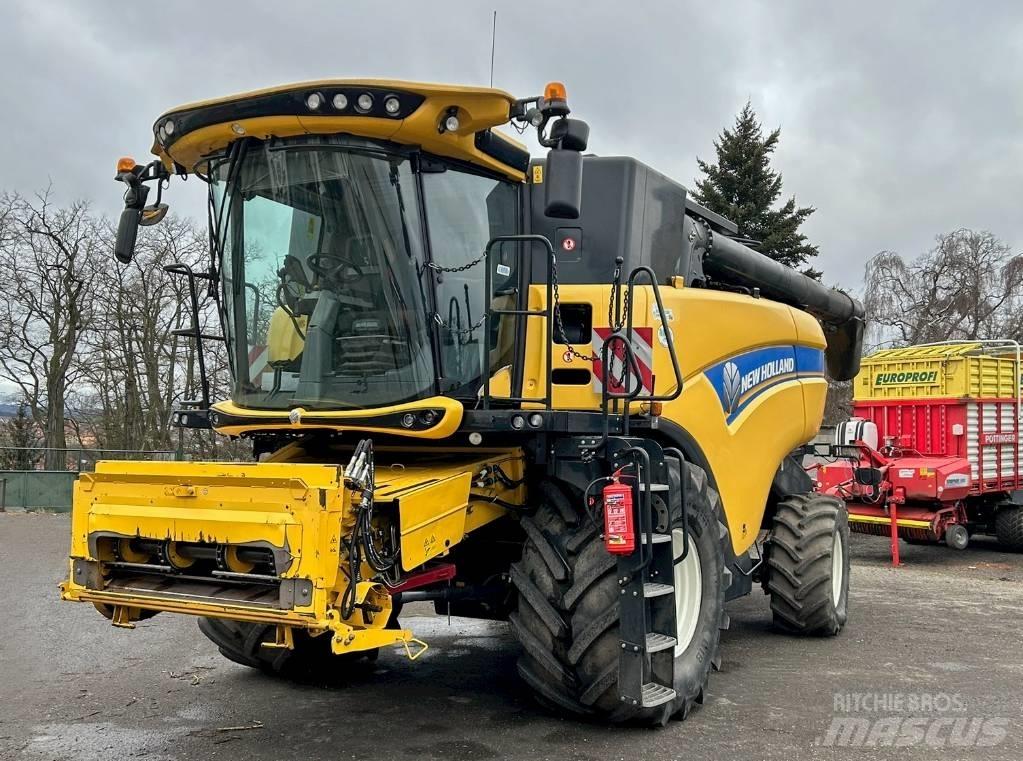 New Holland CX 880 Зерноуборочные комбайны
