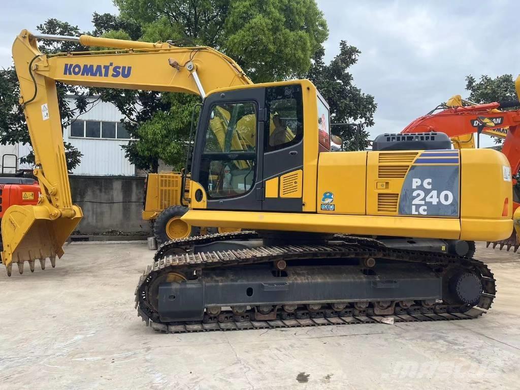 Komatsu PC 240 LC Гусеничные экскаваторы