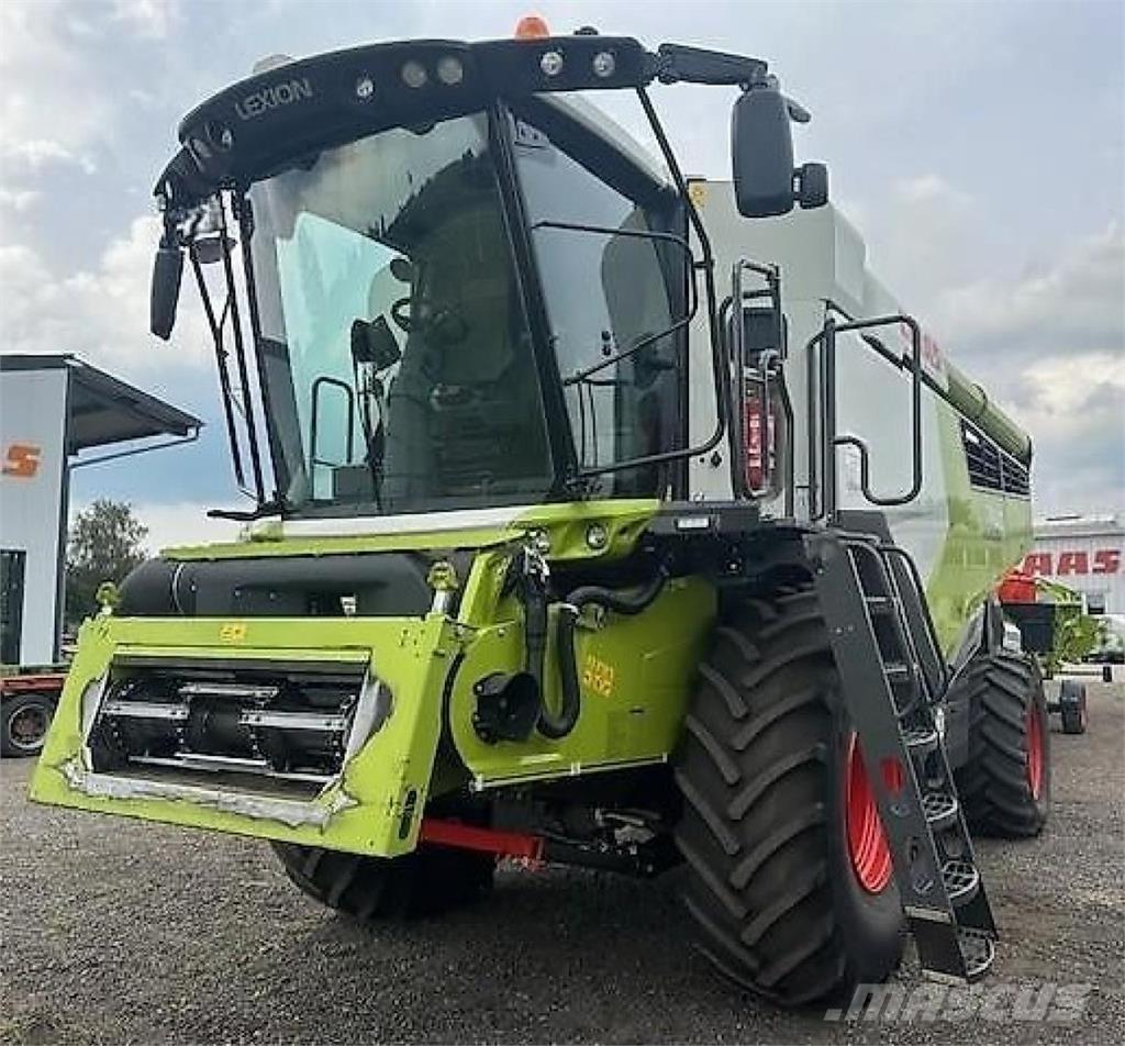 CLAAS Lexion 7400 Зерноуборочные комбайны