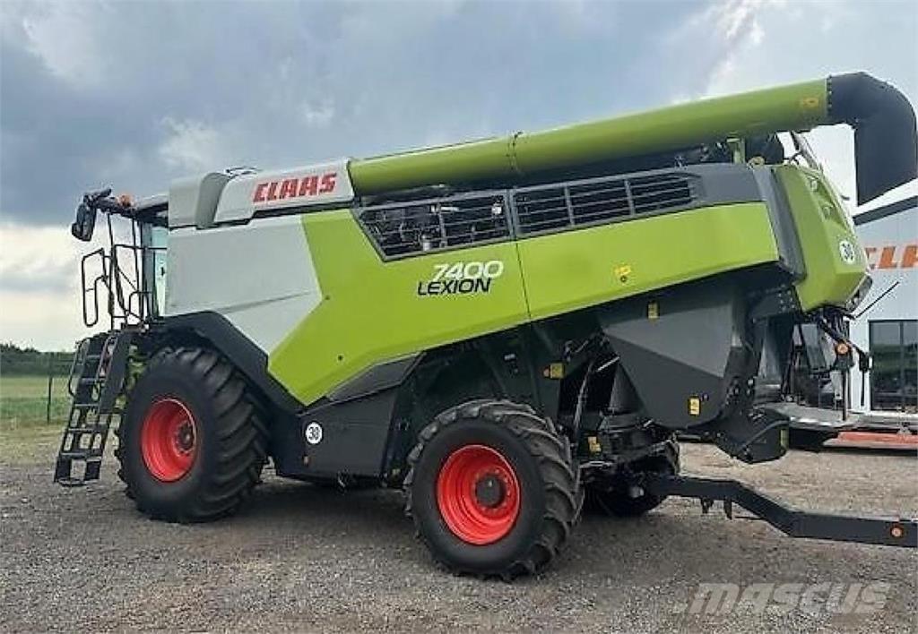 CLAAS Lexion 7400 Зерноуборочные комбайны