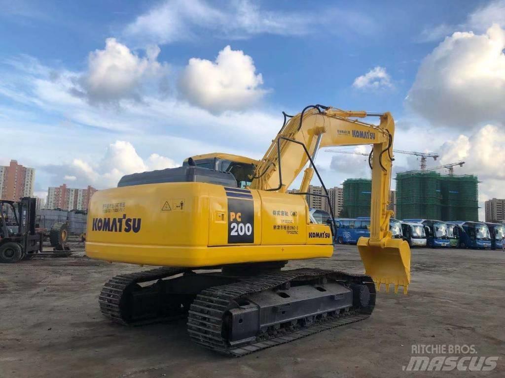 Komatsu PC 200-7 Гусеничные экскаваторы
