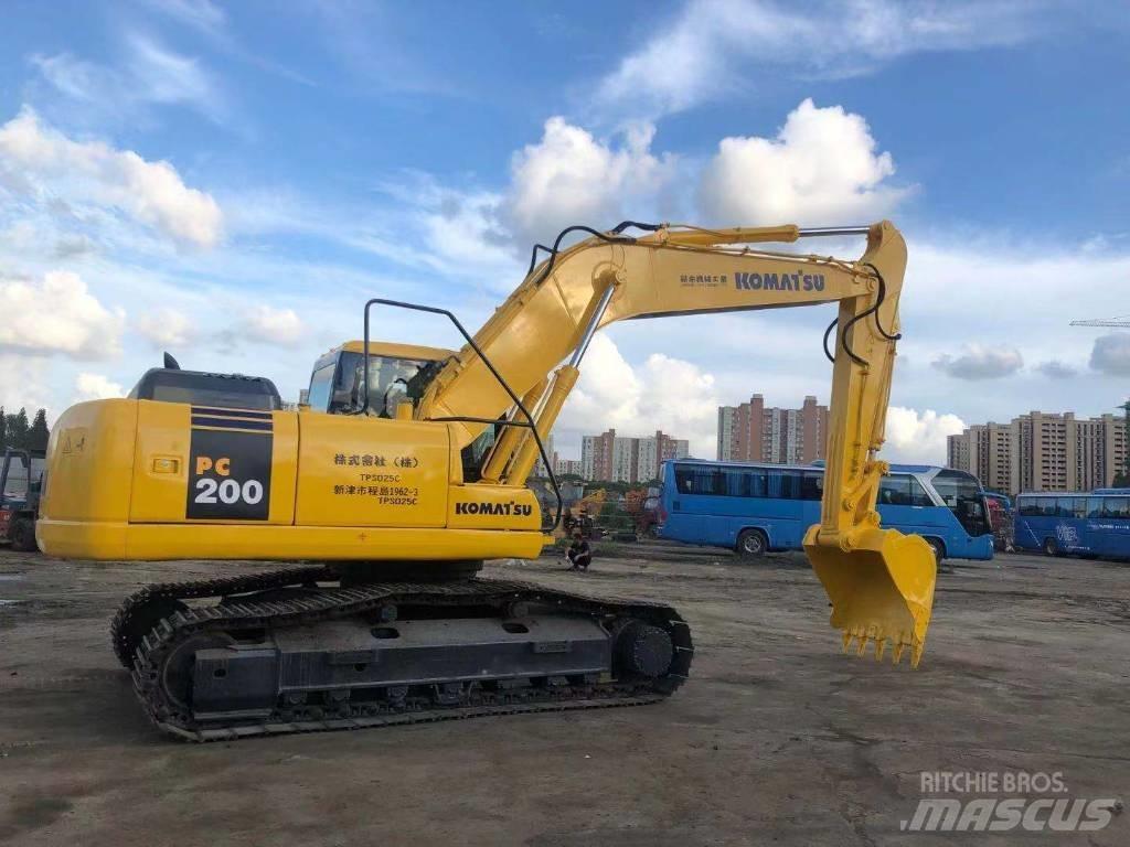 Komatsu PC 200-7 Гусеничные экскаваторы