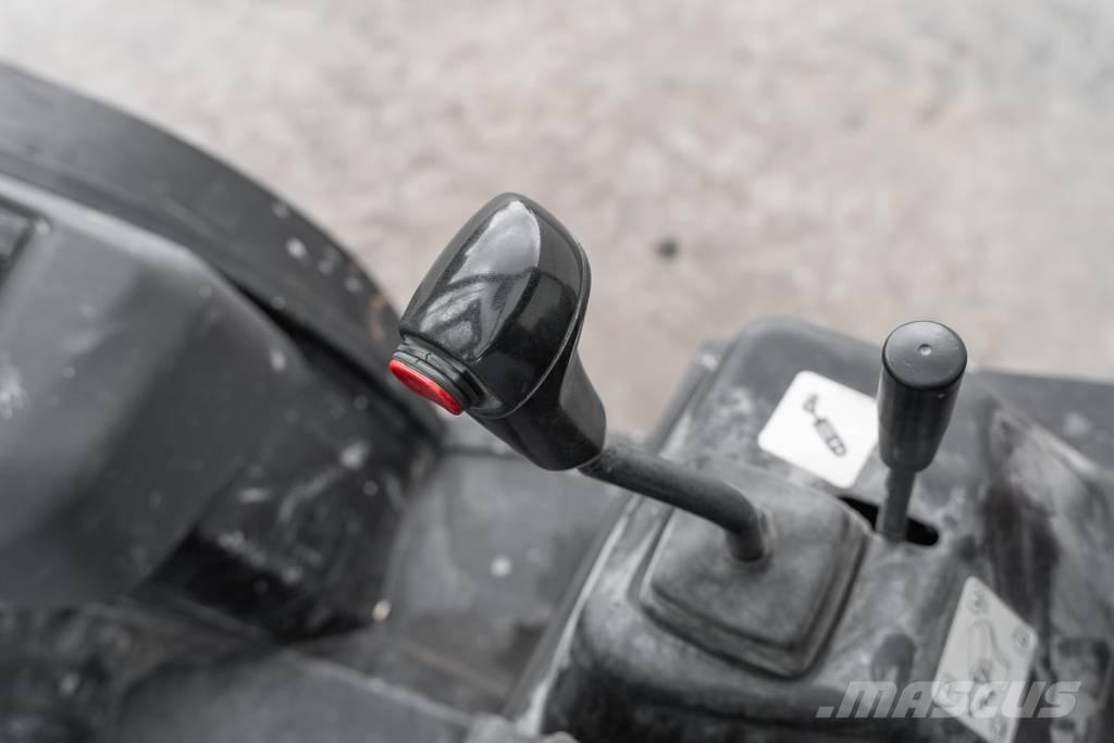 Manitou MC 30-4 Дизельные погрузчики