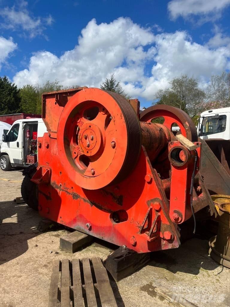 Sandvik QJ 341 Мобильные дробилки