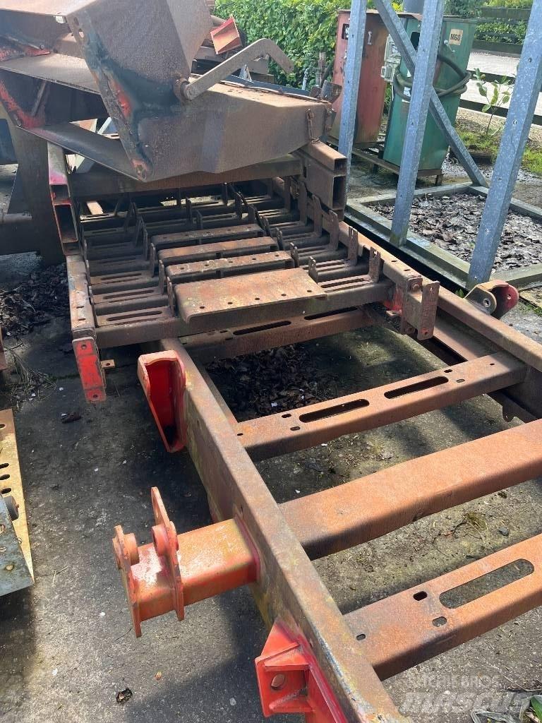 Sandvik QJ 341 Мобильные дробилки