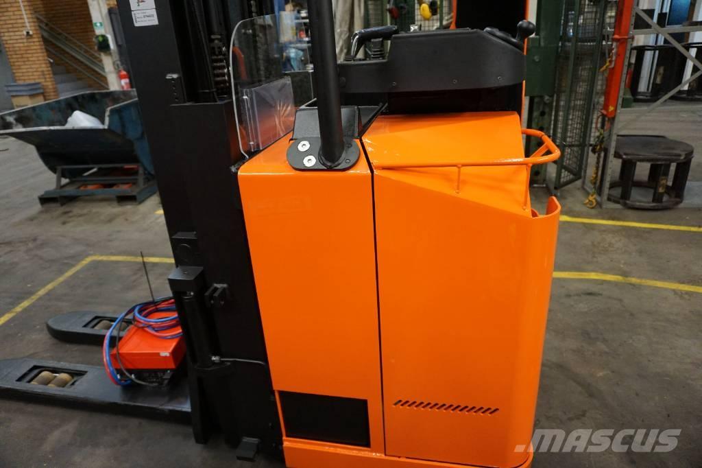 Toyota SSE160L Самоходные электроштабелёры