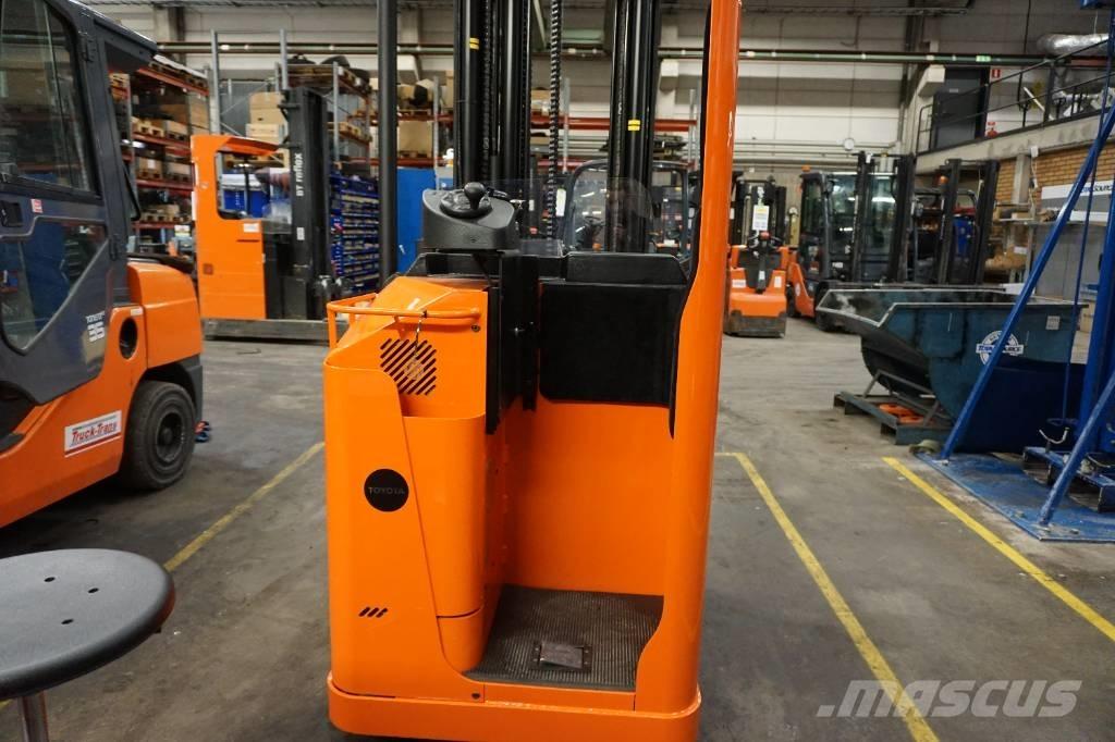 Toyota SSE160L Самоходные электроштабелёры