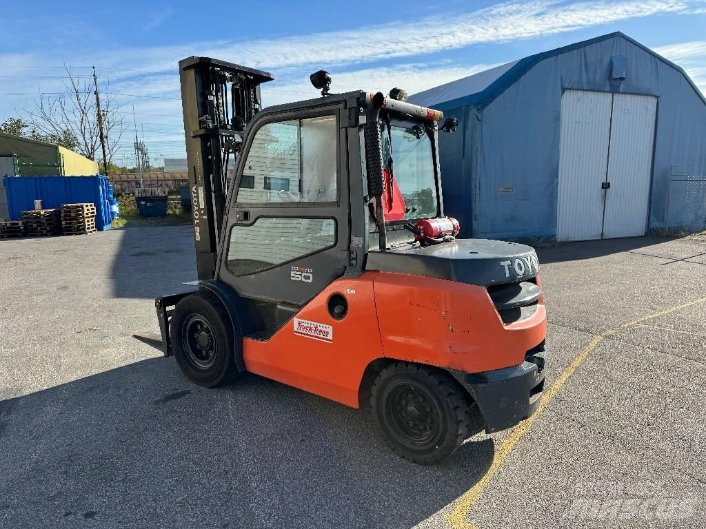 Toyota 40-8FD45N Дизельные погрузчики