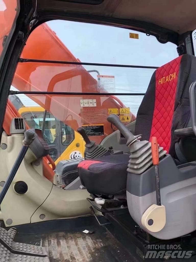Hitachi ZX 250 Гусеничные экскаваторы
