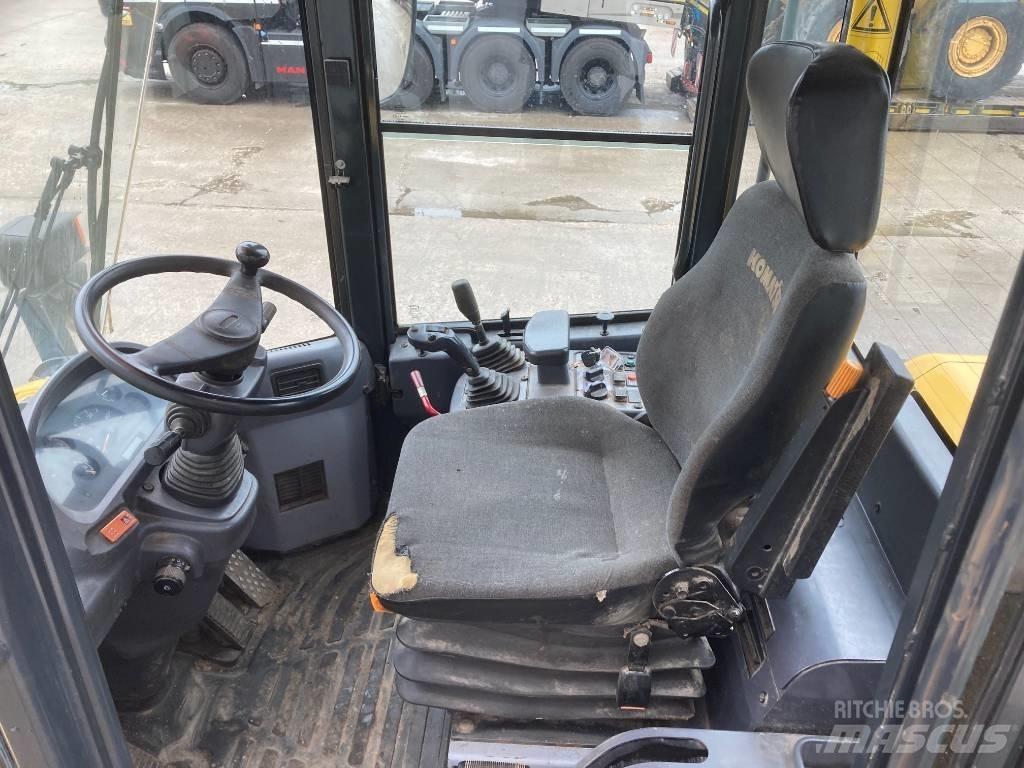 Komatsu WA 250 Фронтальные погрузчики
