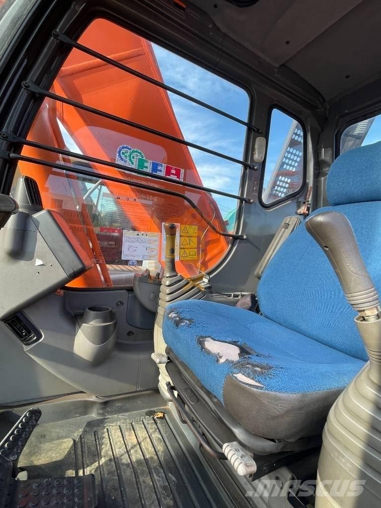 Hitachi ZX 240 Гусеничные экскаваторы