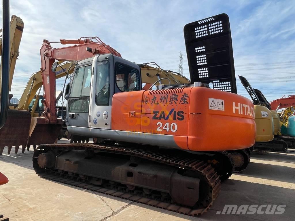 Hitachi ZX 240 Гусеничные экскаваторы
