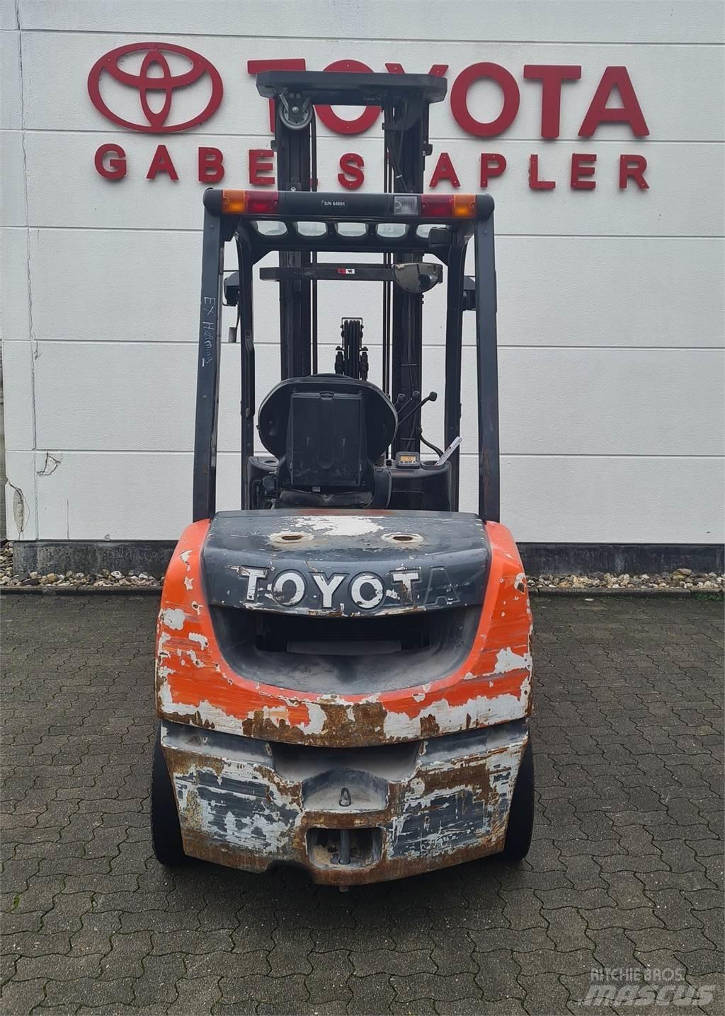 Toyota 02-8FDF30 Дизельные погрузчики