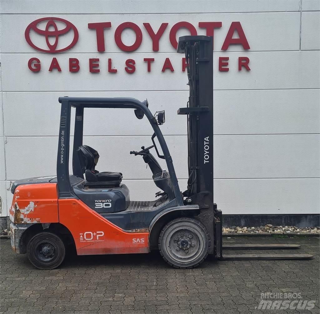 Toyota 02-8FDF30 Дизельные погрузчики