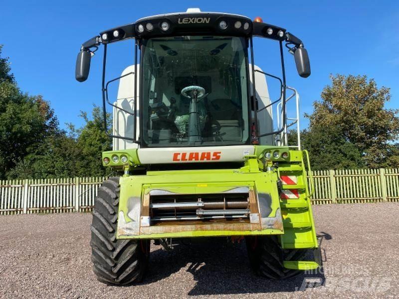CLAAS LEXION 740 Зерноуборочные комбайны