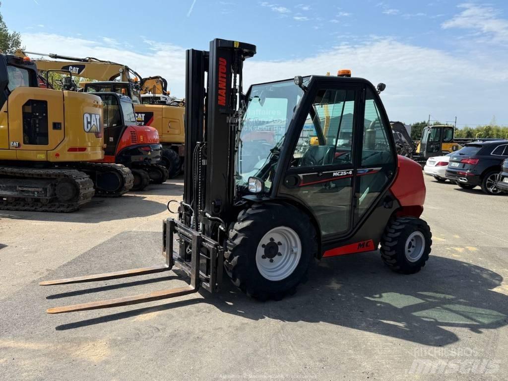 Manitou MC 25 Внедорожные погрузчики