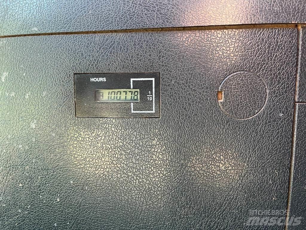 Hyundai HX 180 L Гусеничные экскаваторы