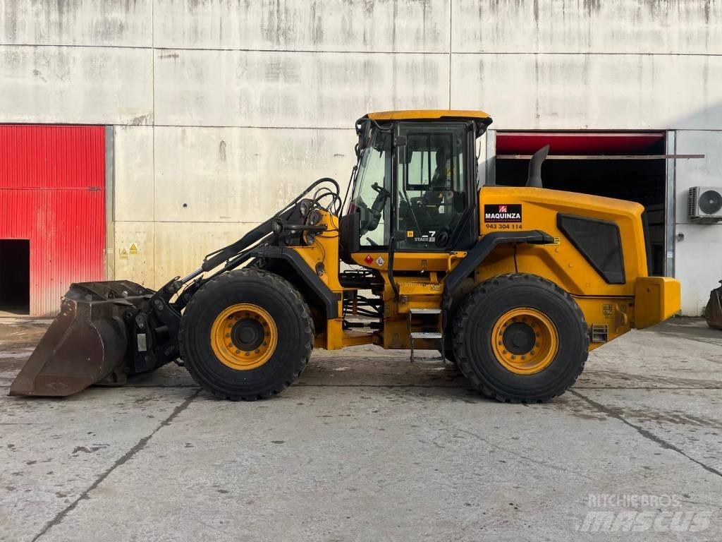 JCB 427 HT Фронтальные погрузчики