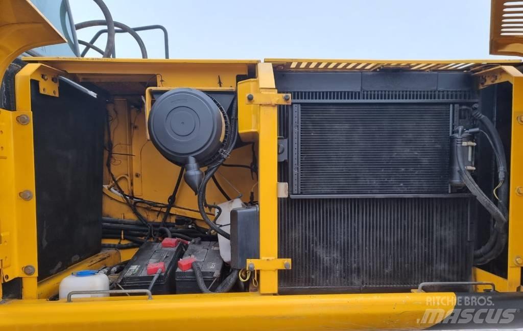 JCB JS 220 LC Гусеничные экскаваторы