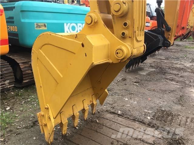Komatsu PC 200 Гусеничные экскаваторы