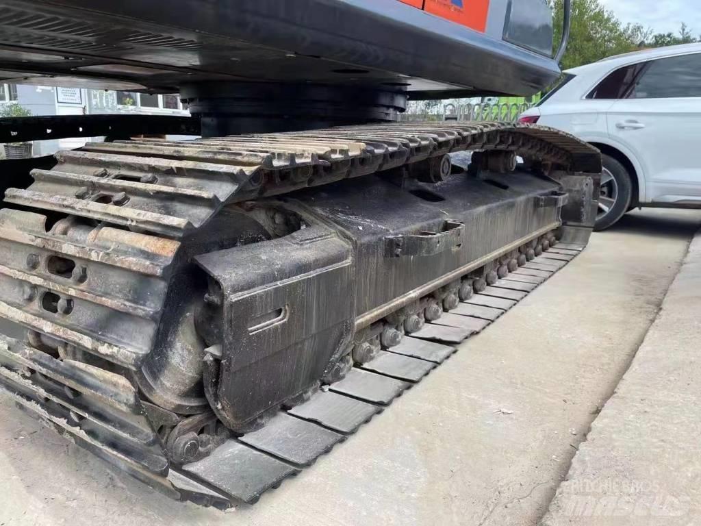 Hitachi ZX200 Гусеничные экскаваторы