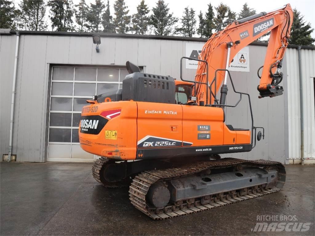 Doosan DX225LC-7 Гусеничные экскаваторы