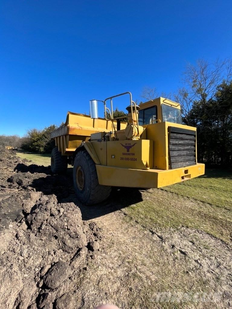 CAT D 30 D Шарнирно-сочленённые самосвалы
