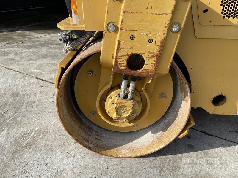 CAT CB 24 Катки тротуарные