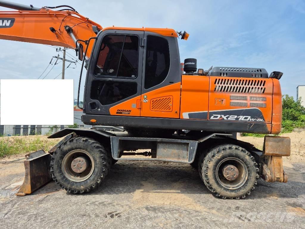 Doosan DX 210 W Колёсные экскаваторы