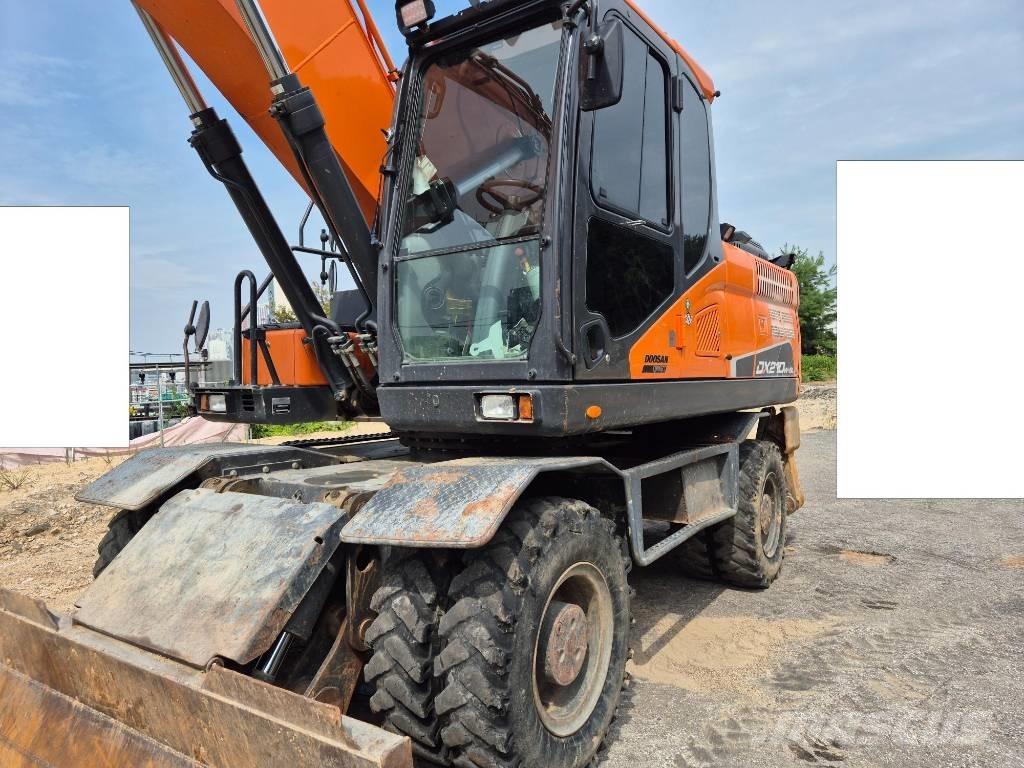 Doosan DX 210 W Колёсные экскаваторы
