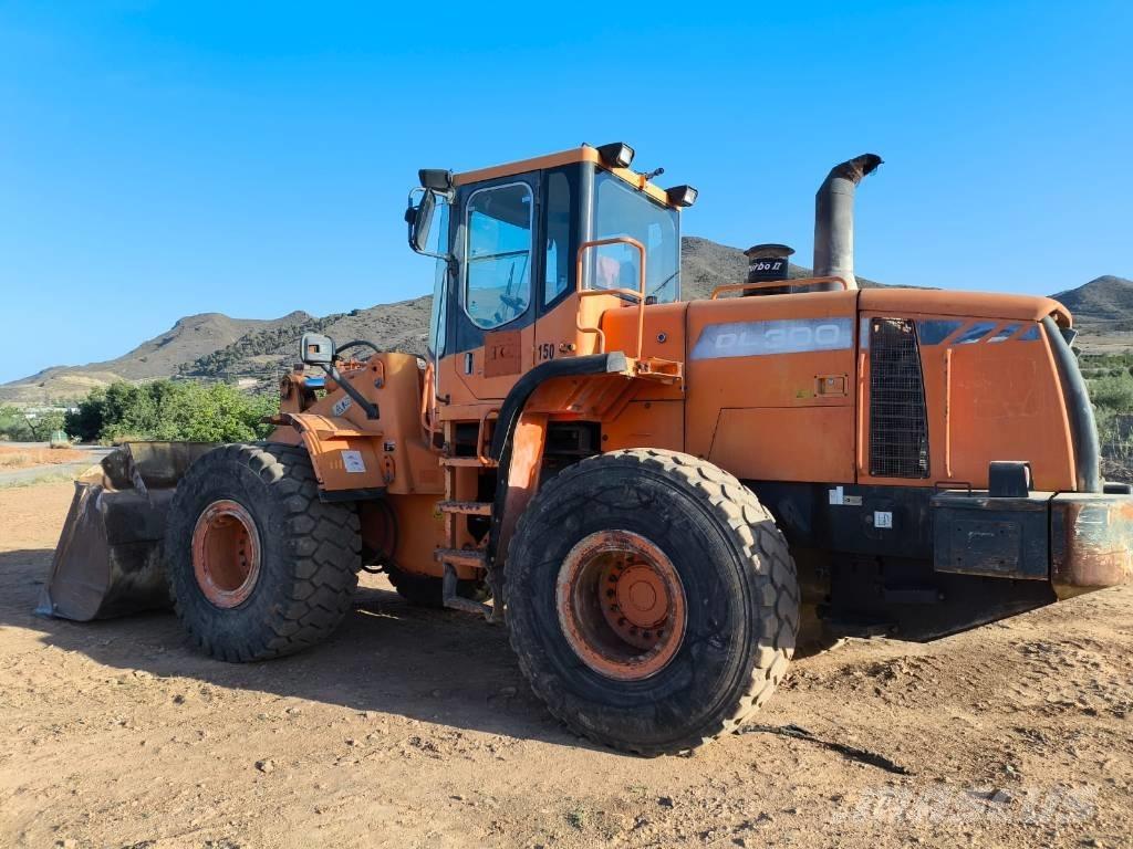 Doosan DL 300 Фронтальные погрузчики