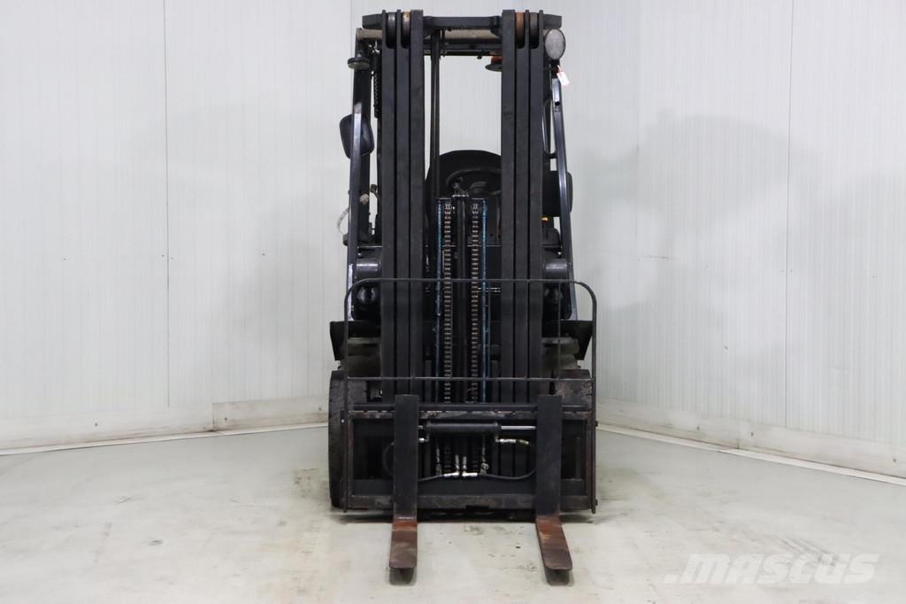 Nissan U1D2A20LQ Газовые погрузчики