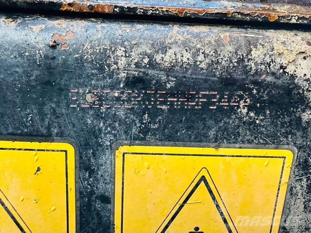 JCB 3 T ST Мини-самосвалы