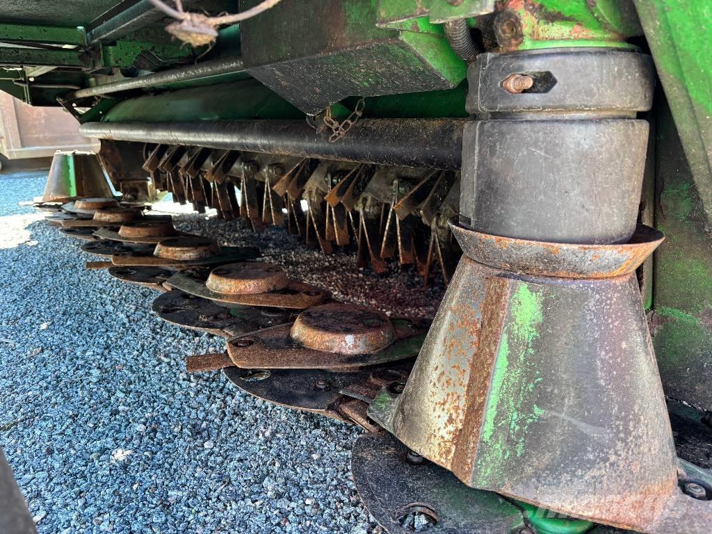 John Deere 131 Косилки плющилки