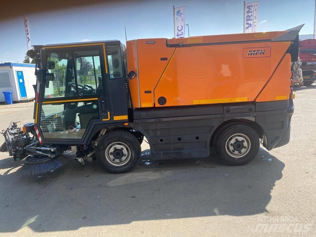 Schmidt Swingo 200 Вакуумные уборочные машины