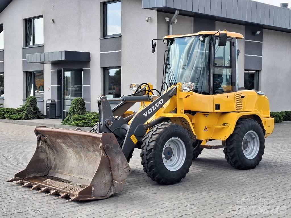 Volvo L 30 G Фронтальные погрузчики