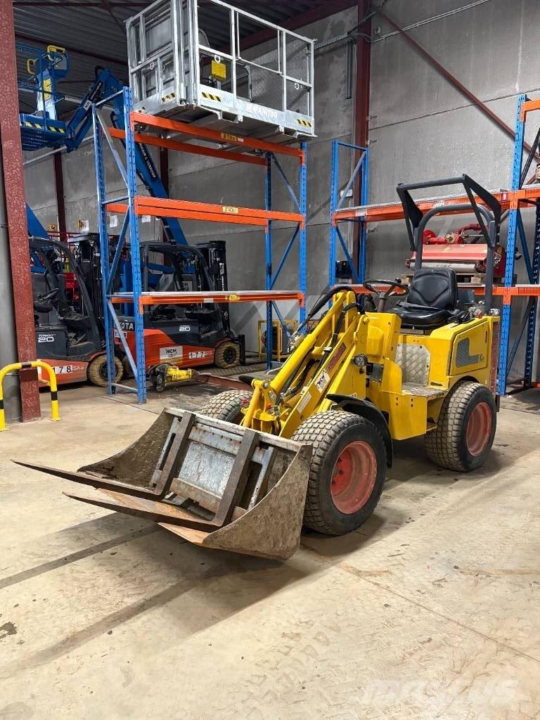 Knikmops KM 130 Фронтальные погрузчики