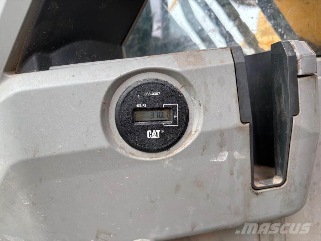 CAT 323 F L Гусеничные экскаваторы