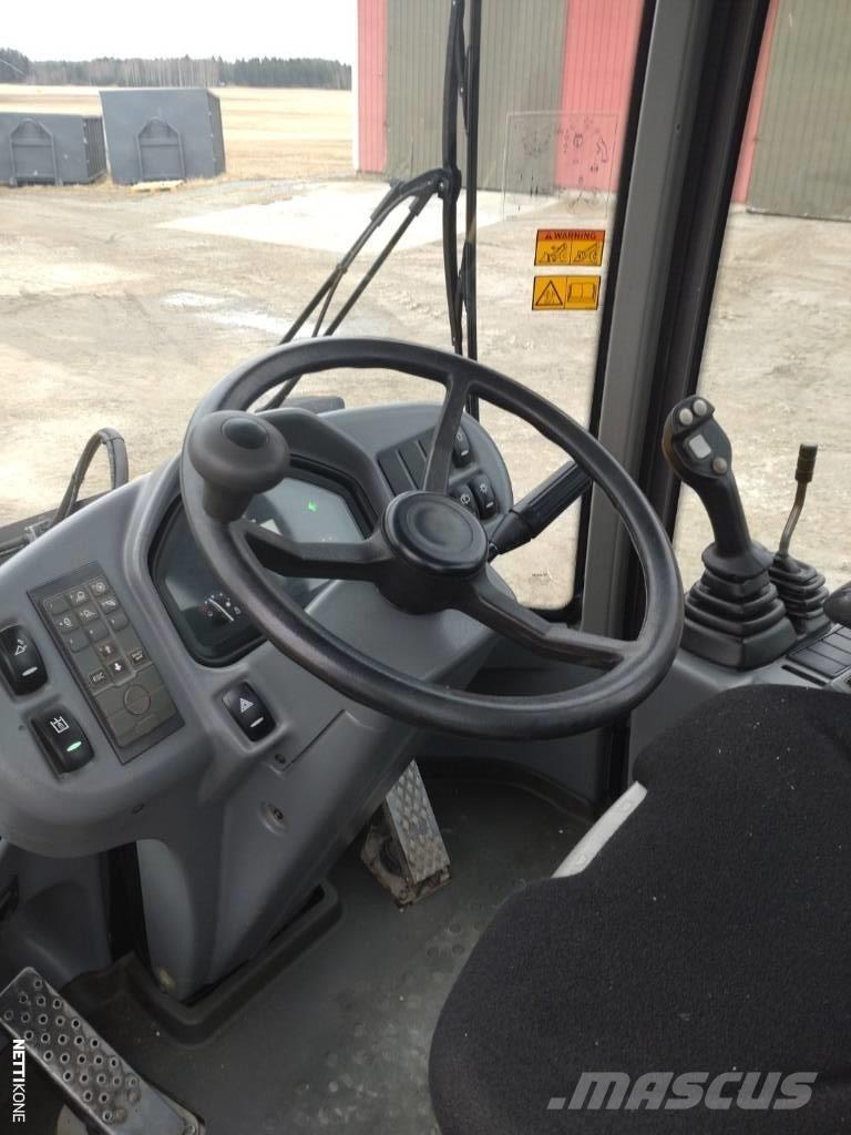 Volvo L 30 G Фронтальные погрузчики