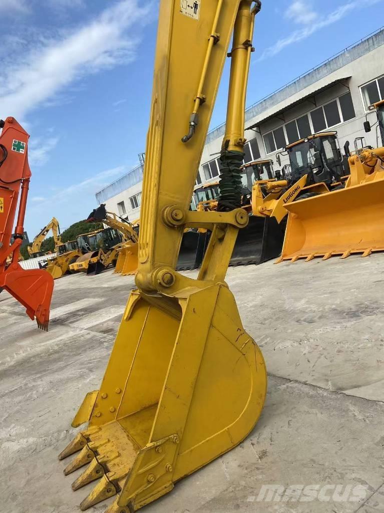 Komatsu PC 220-8 Гусеничные экскаваторы