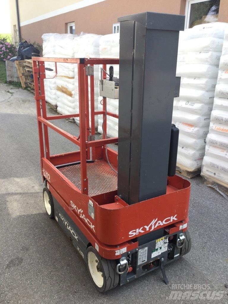 SkyJack SJ 12 Ножничные подъемники