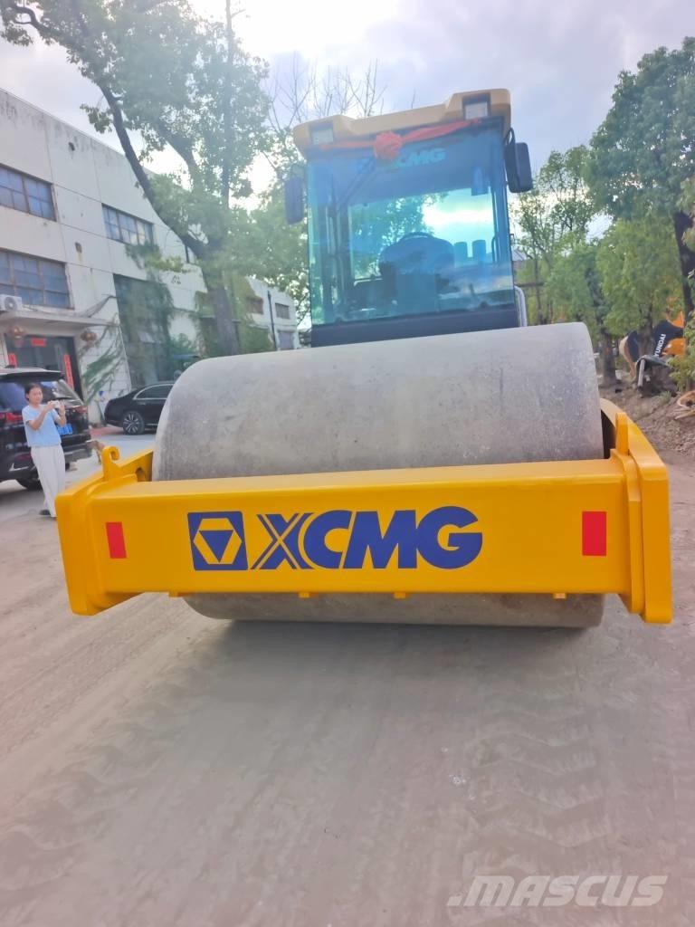 XCMG XS 223 J Грунтовые катки