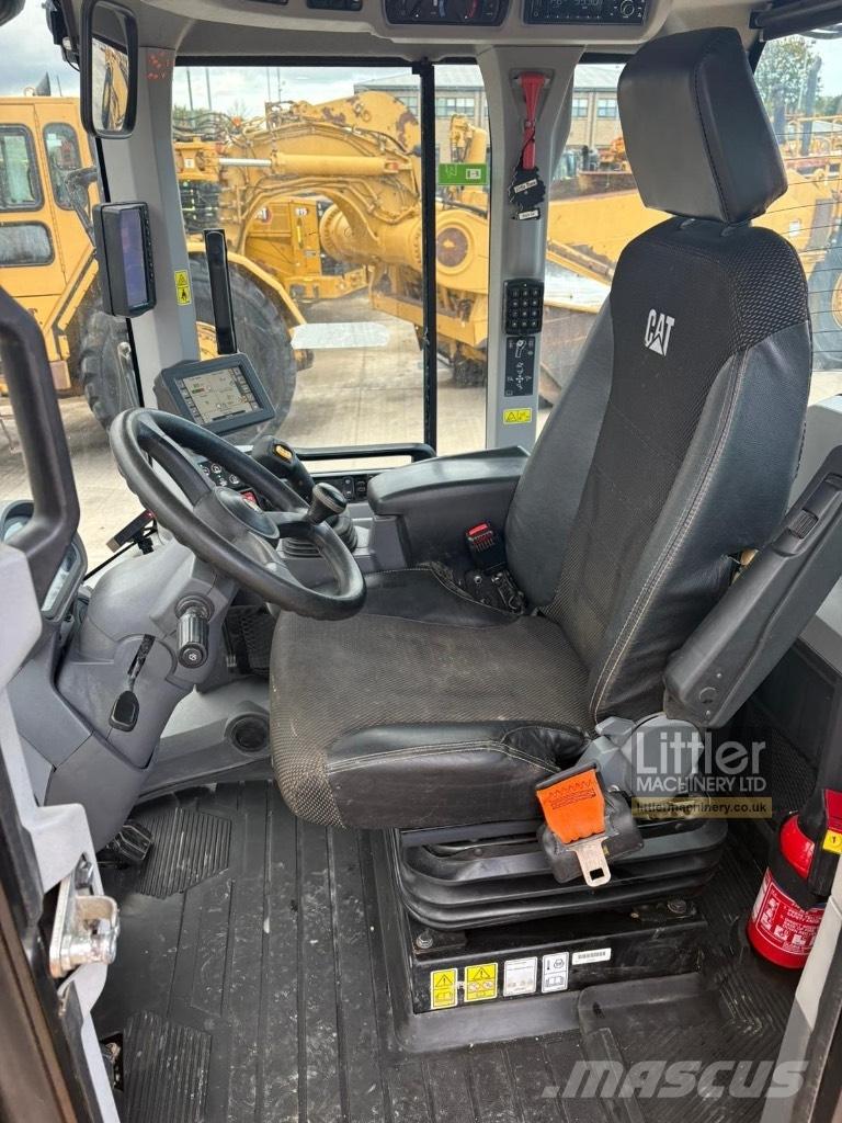 CAT 926 M Фронтальные погрузчики